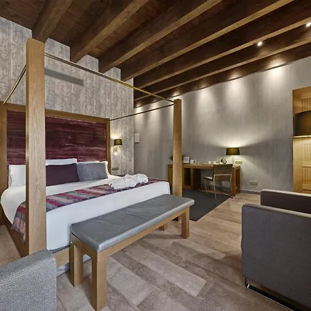 Hotel Castilla Termal Monasterio De Valbuena 5*