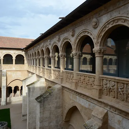 Hotel Castilla Termal Monasterio De Valbuena 5*