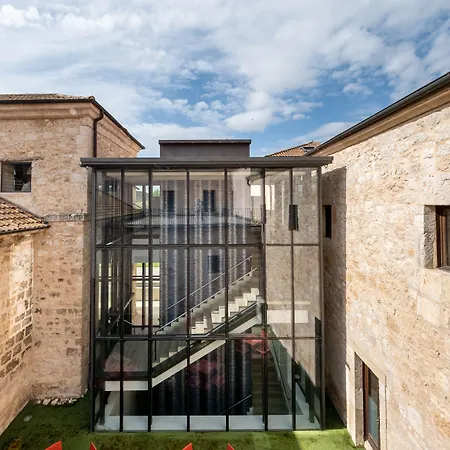Castilla Termal Monasterio De Valbuena - Small Luxury Otel