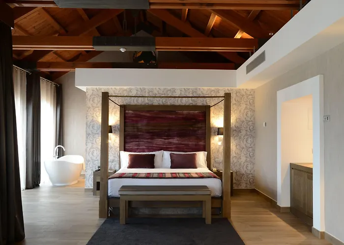 Castilla Termal Monasterio De Valbuena - Small Luxury